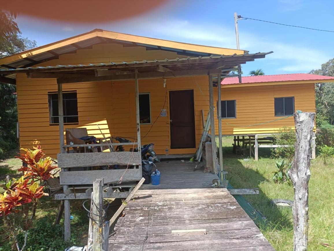 Mulu Homestay Zewnętrze zdjęcie
